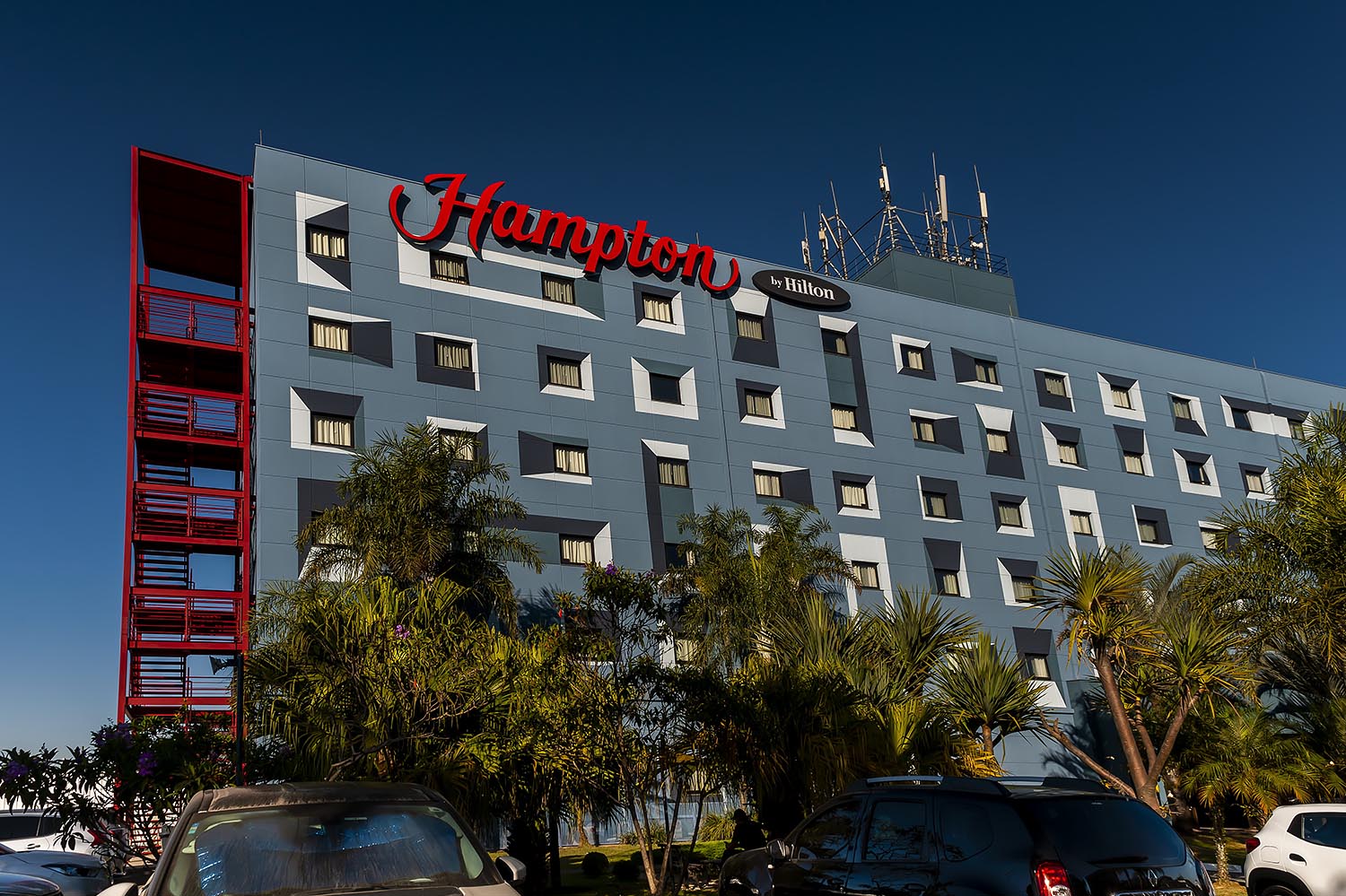 Hotel Hampton By Hilton Guarulhos — perspectiva 6